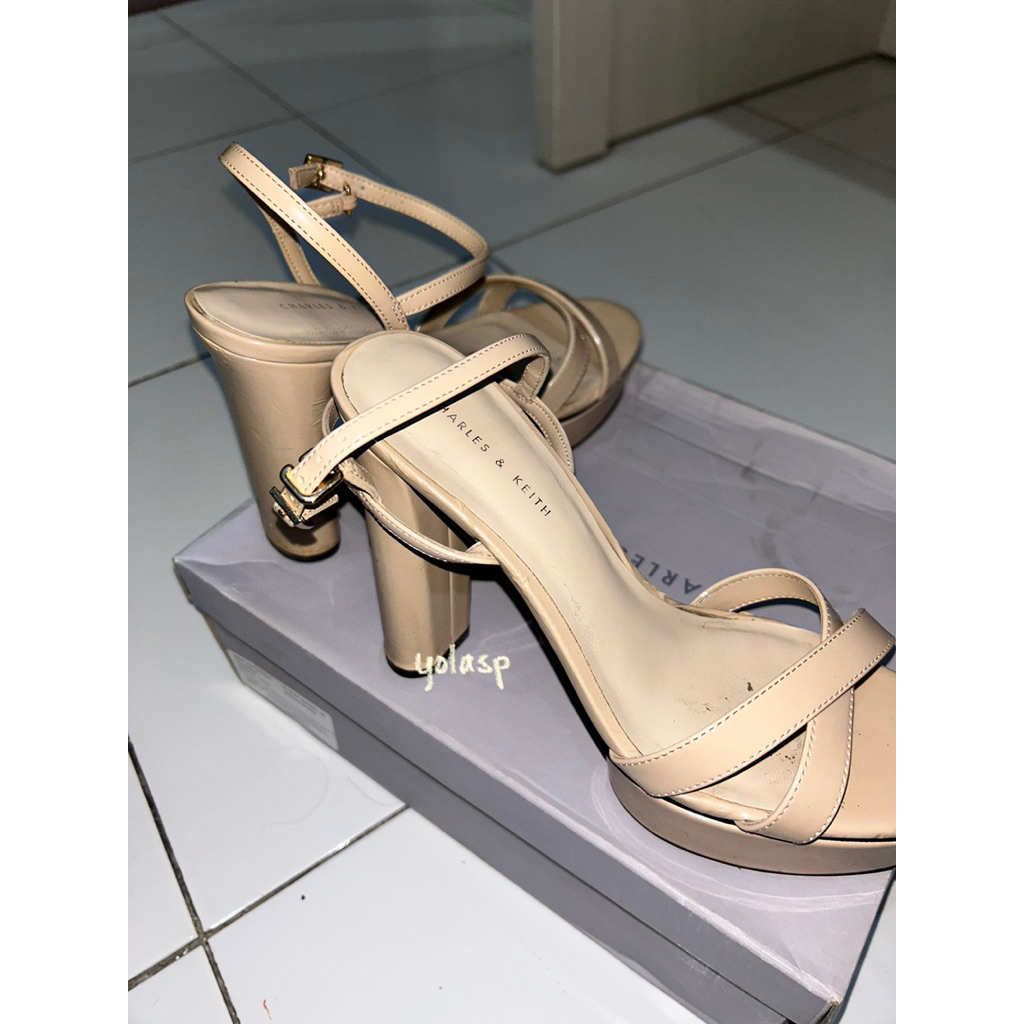 Preloved Heels Charles & Keith Ori