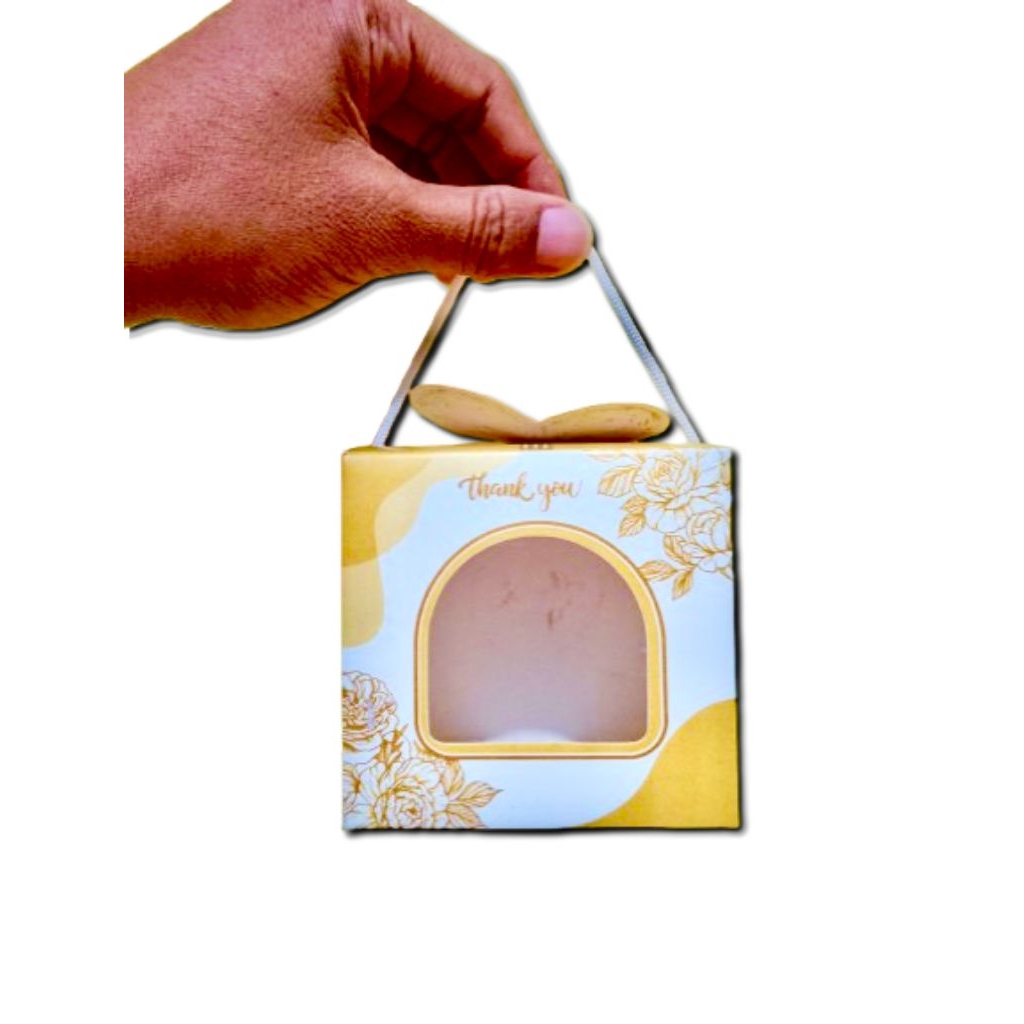 

Box Gelas Kopi Ukuran 8,5x8,5x9cm Isi 50 Lembar - Box Souvenir Gelas Gagang