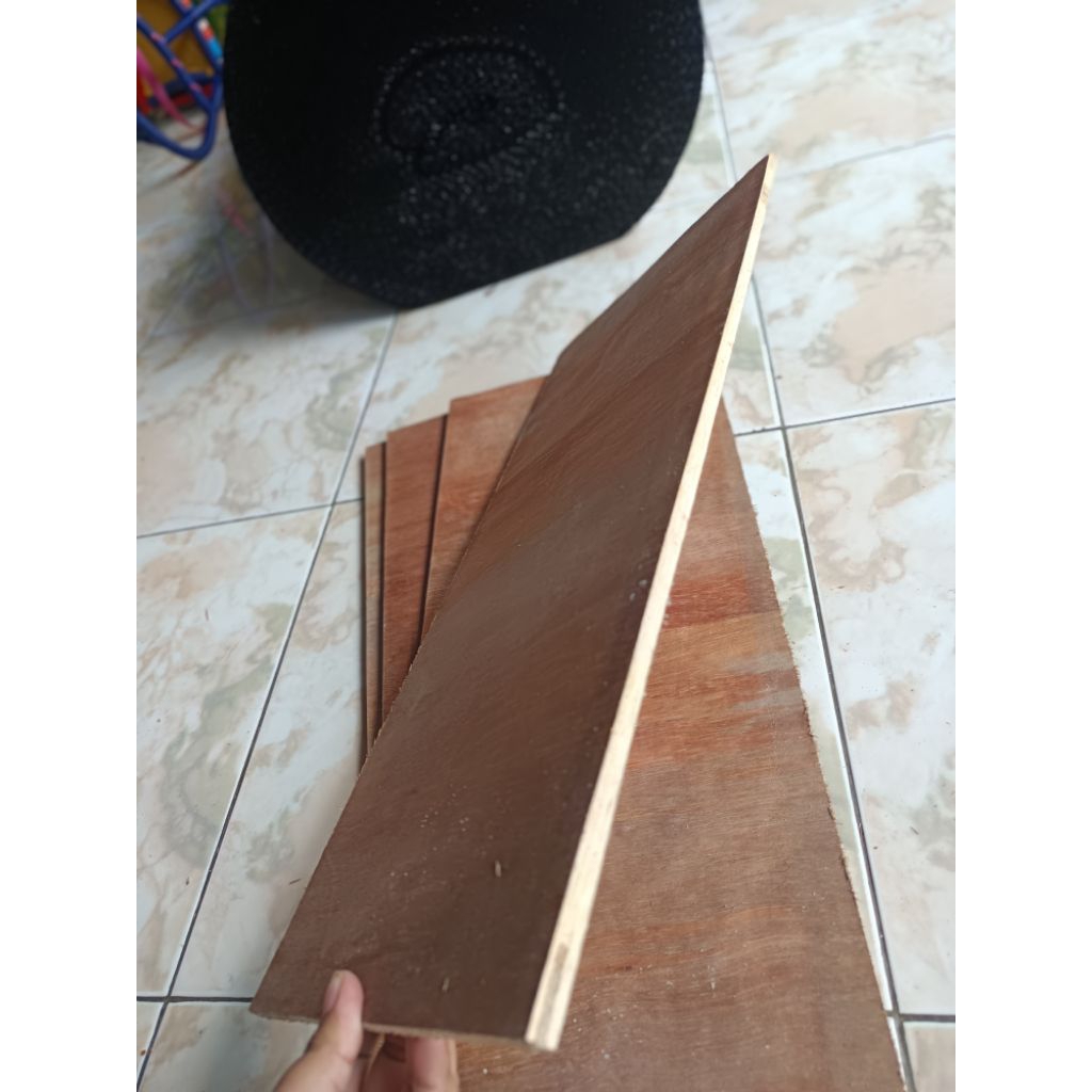 Obral triplek 9mm 25cmx67cm/25cmx65cm