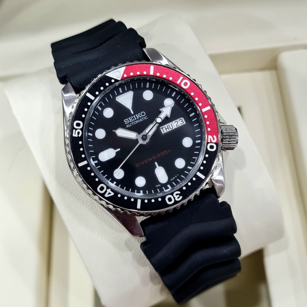 Jam Tangan Cowok Seiko Divers Automatic Rubber
