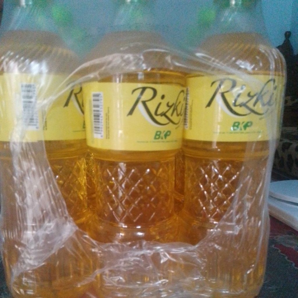

minyak goreng merk Rizky kemasan kemasan 850ml