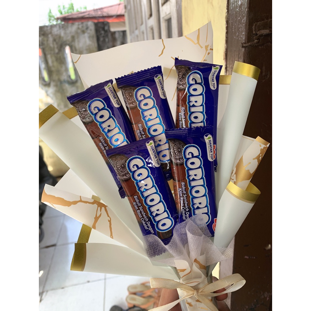 

BUKET SNACK GORIO RIO ISI 6 pcs PAKET HADIAH BUCKET BUKET MAKANAN HAMPERS KADO ULANG TAHUN SUPRISE SOUVENIR TERMURAH BISA INSTAN
