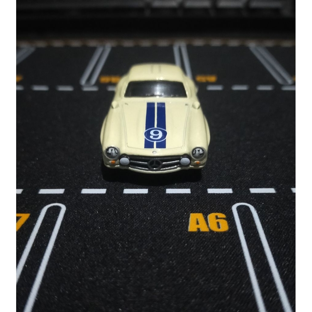 Hot Wheels Premium Mercedes Benz 300sl Diorama Loose MULUS