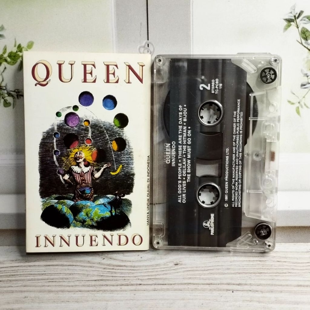 Kaset pita Queen album Innuendo