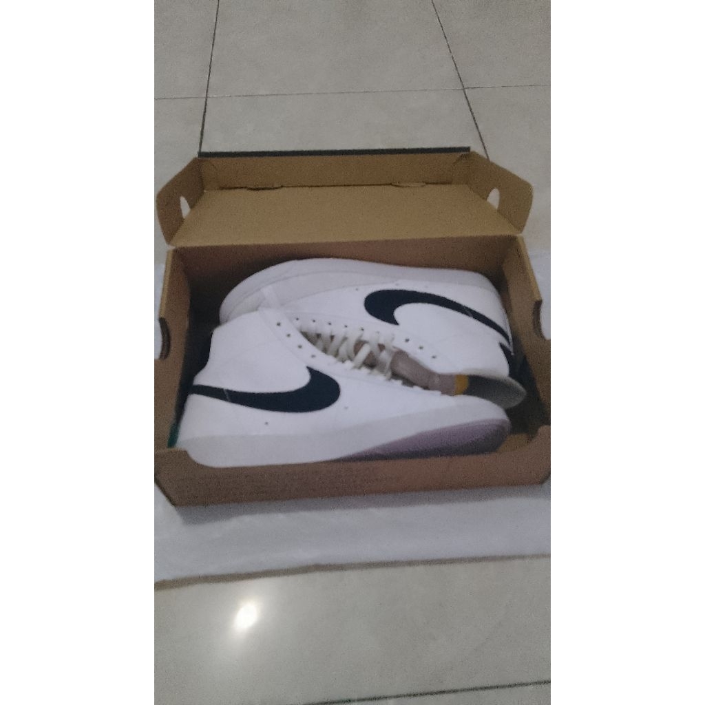 Nike Blazer Mid 77