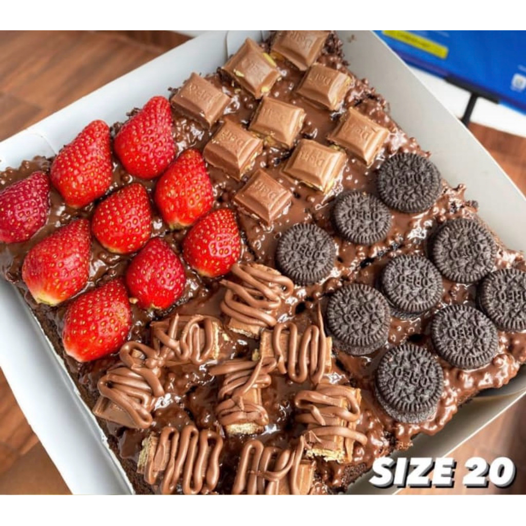 

Brownies 4 Musim By ALMER'S Cakery Loyang -+ 16 CM