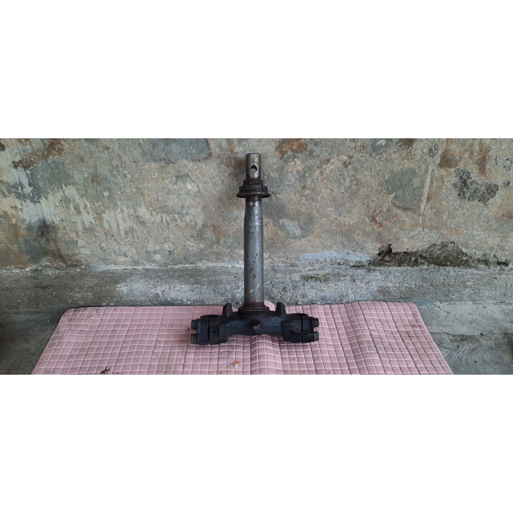 segitiga Shok depan Beat karbu