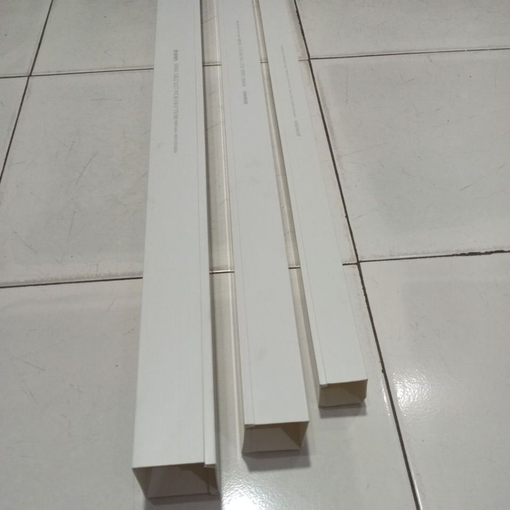 NISO Kabel DUCT  1.7M Pelindung Ducting PVC Cable Protector ukuran 40x40mm ,50x50mm, 60x60mm