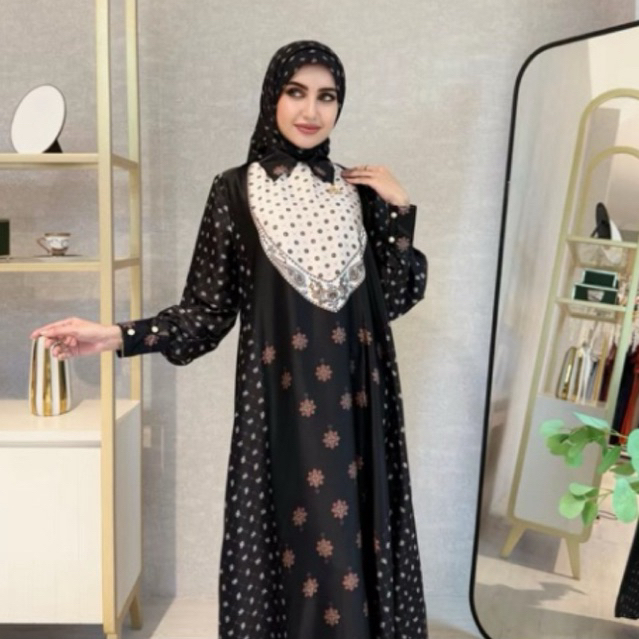 SHELLASAUKIA GAMIS PRINTING MONOGRAM HITAM PUTIH SETHIJAB
