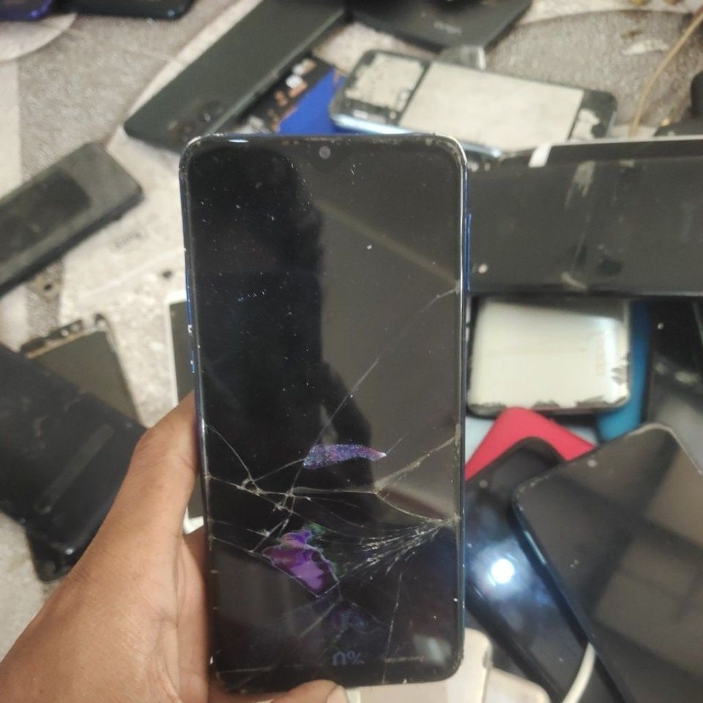 hotwav perl k2 ram 3/32 minus lcd barang sesuai di foto