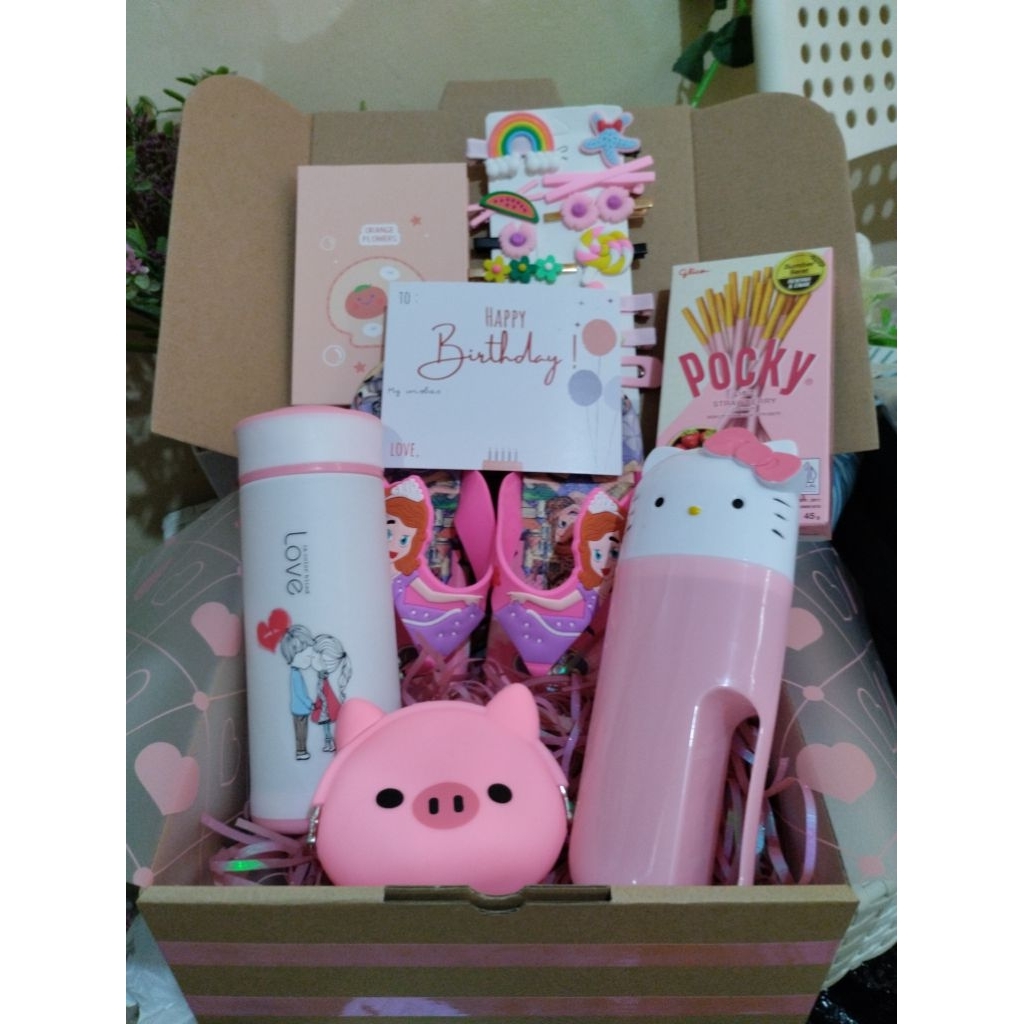 

Hampers Anak Perempuan 5 - 7 Tahun Kado Ulang Tahun Anak Cewek