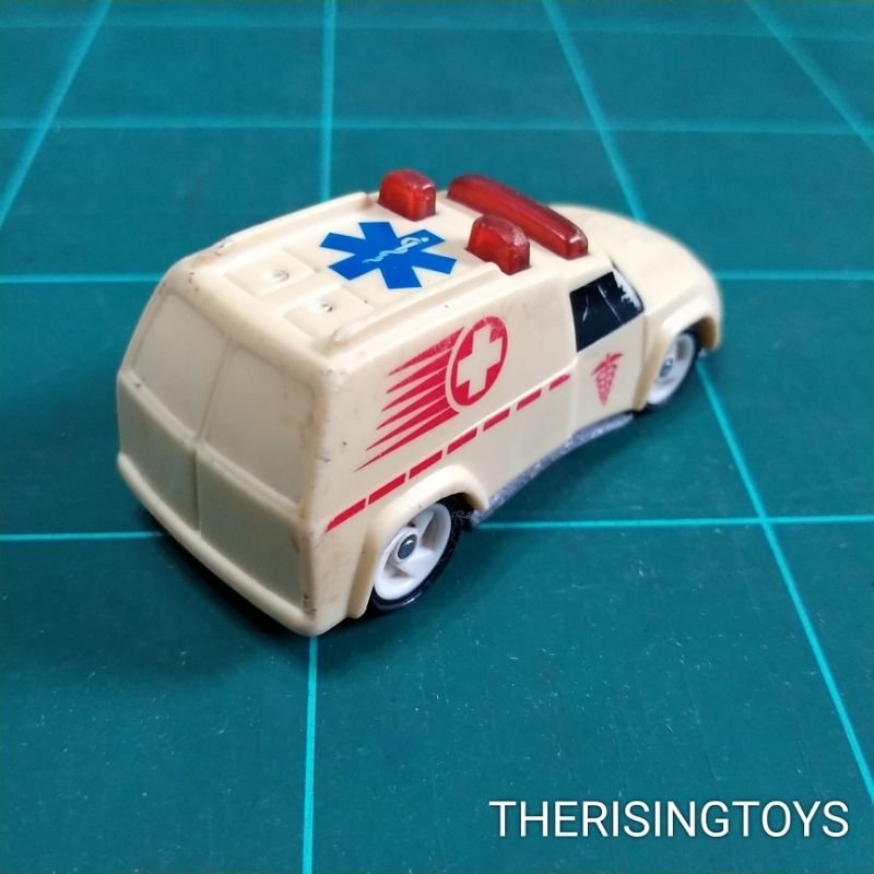 mainan mobil ambulance