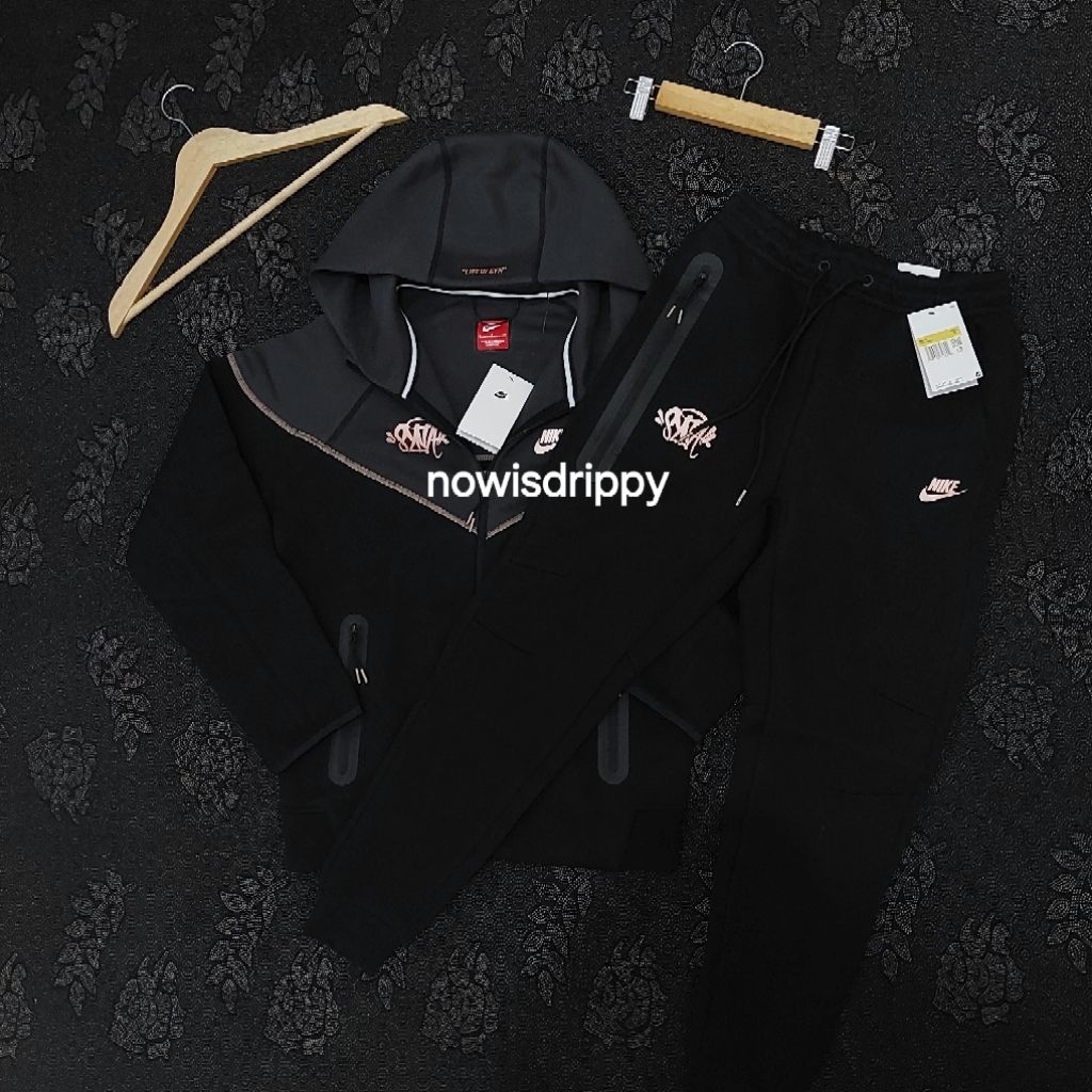 NIKE TECH FLEECE X SYNA WORLD TRACKSUIT HOODIE
