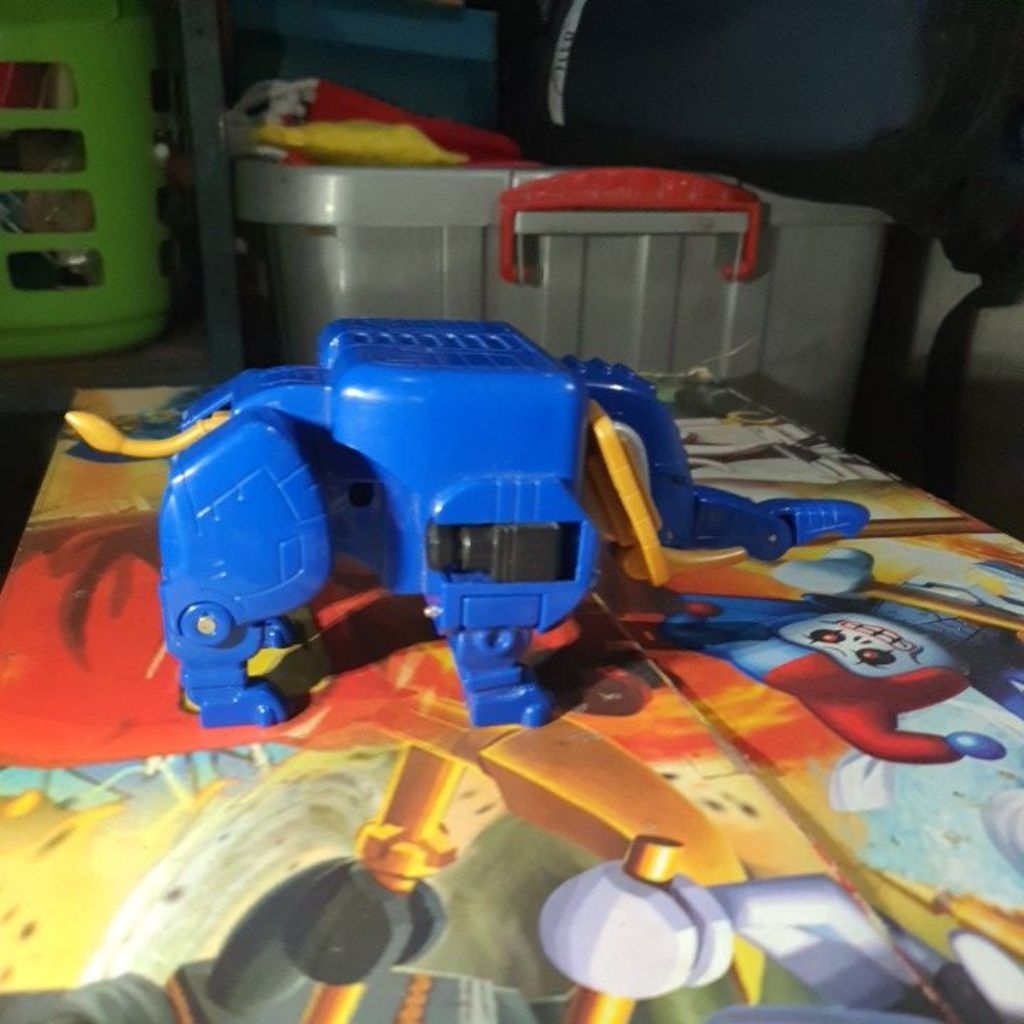 MAINAN MEGAZORD ELEPHANT CFC