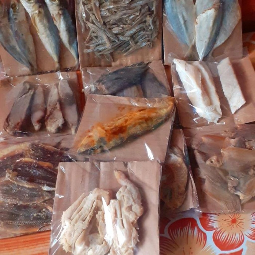 

Ikan asin kering asli tradisional - cocok untuk stok makanan, isi 8 pcs
