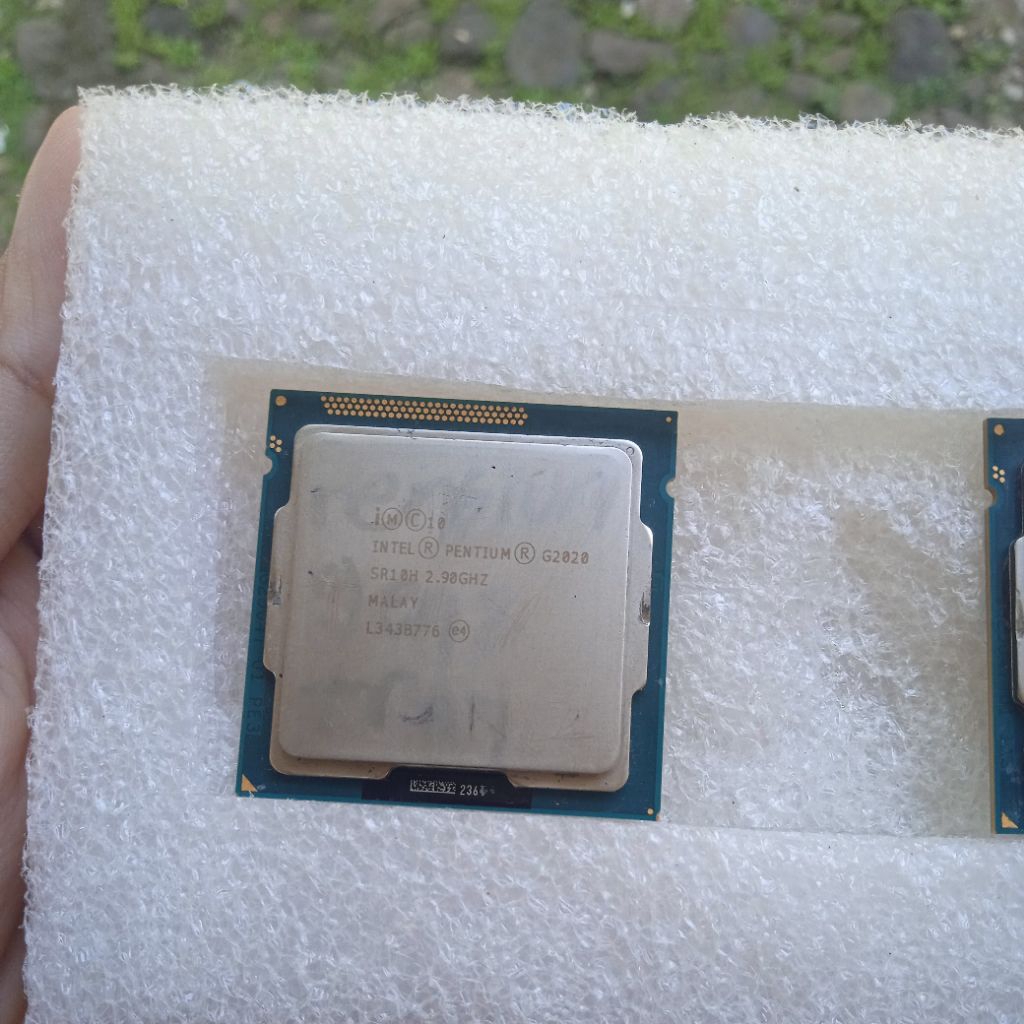 Prosesor CPU Pentium G2020 2.90Ghz LGA1155 TRAY