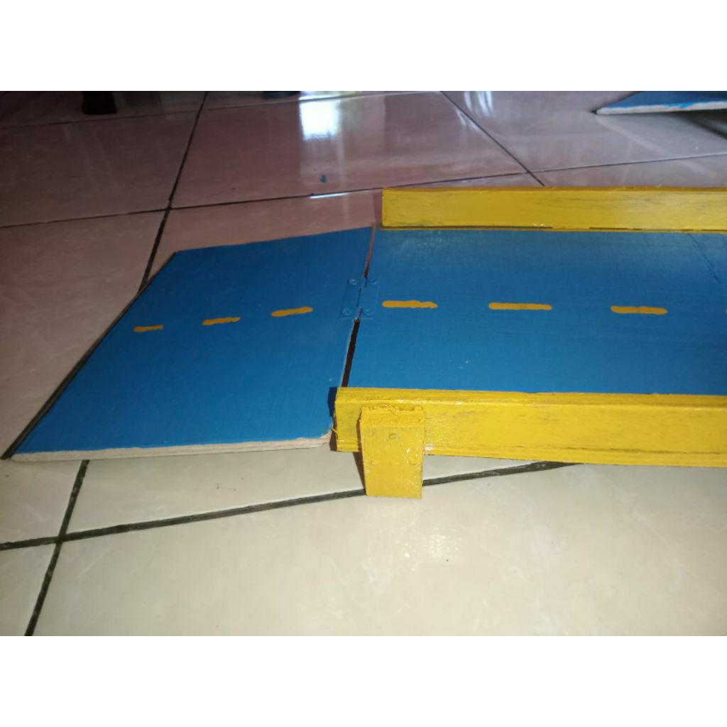 media permainan sewa mobil remote control