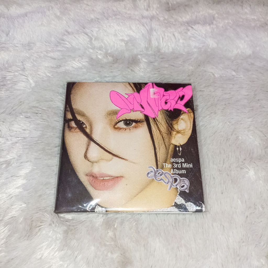 [SEALED] ALBUM AESPA MY WORLD POSTER VER KARINA