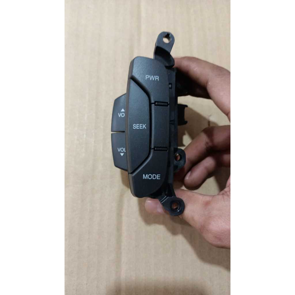 Tombol Sakelar Kontrol Audio Radio Roda Kemudi Chevrolet Captiva Original