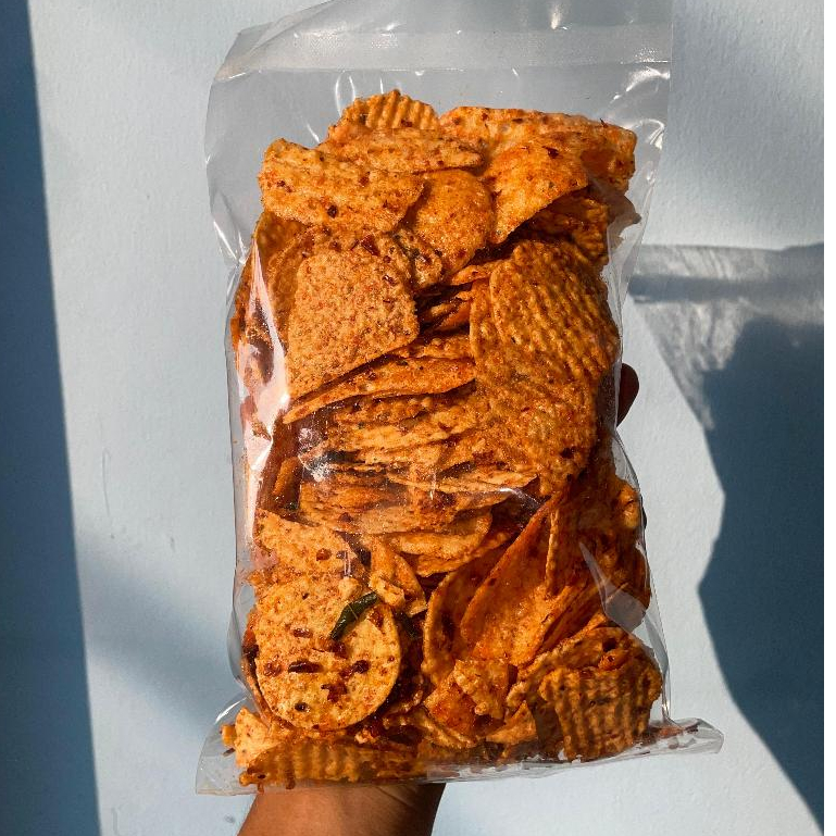 

KRIPIK SEBLAK BELETRAK PEDAS KRIUK GURIH 500GR 250GR