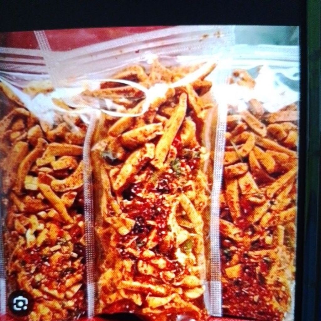 

camilan rasa pedas gila