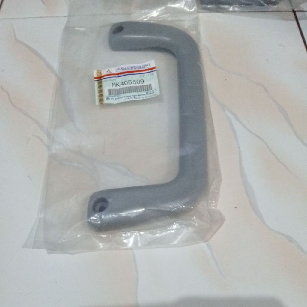 Handel pegangan tangan depan colt diesel canter orisinil