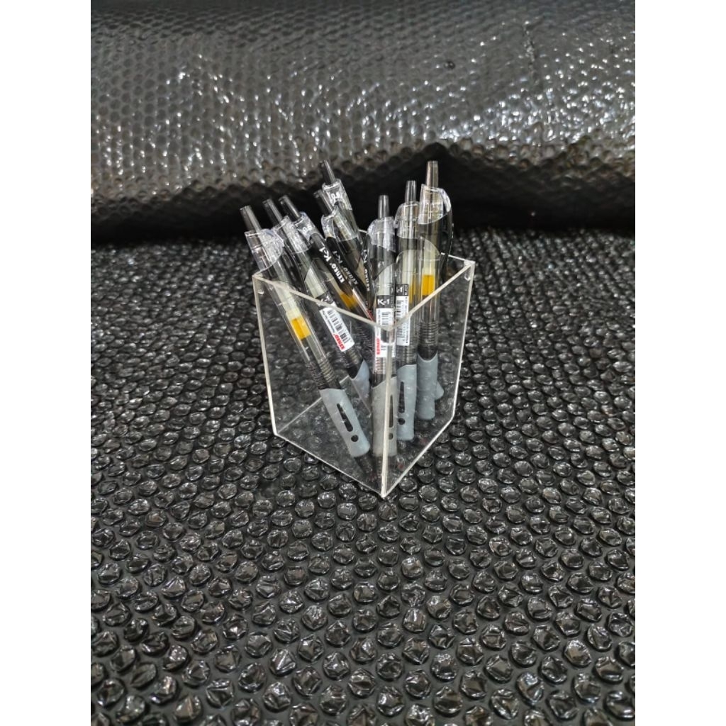 

akrilik tempat pulpen/pensil (UK tiap kotak 5x5x11)