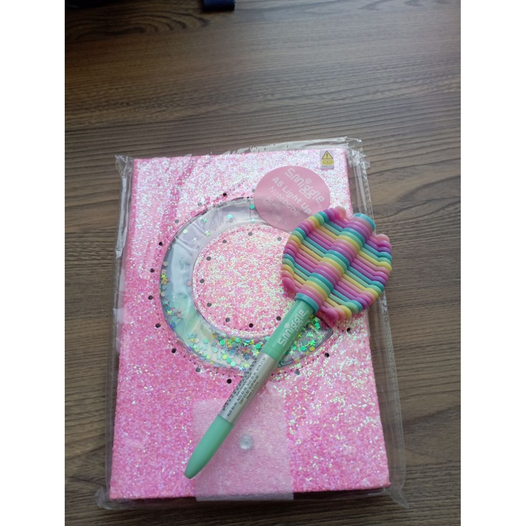 

Notebook dan pulpen smiggle/diary/pulpen smiggle/buku catatan/smiggle