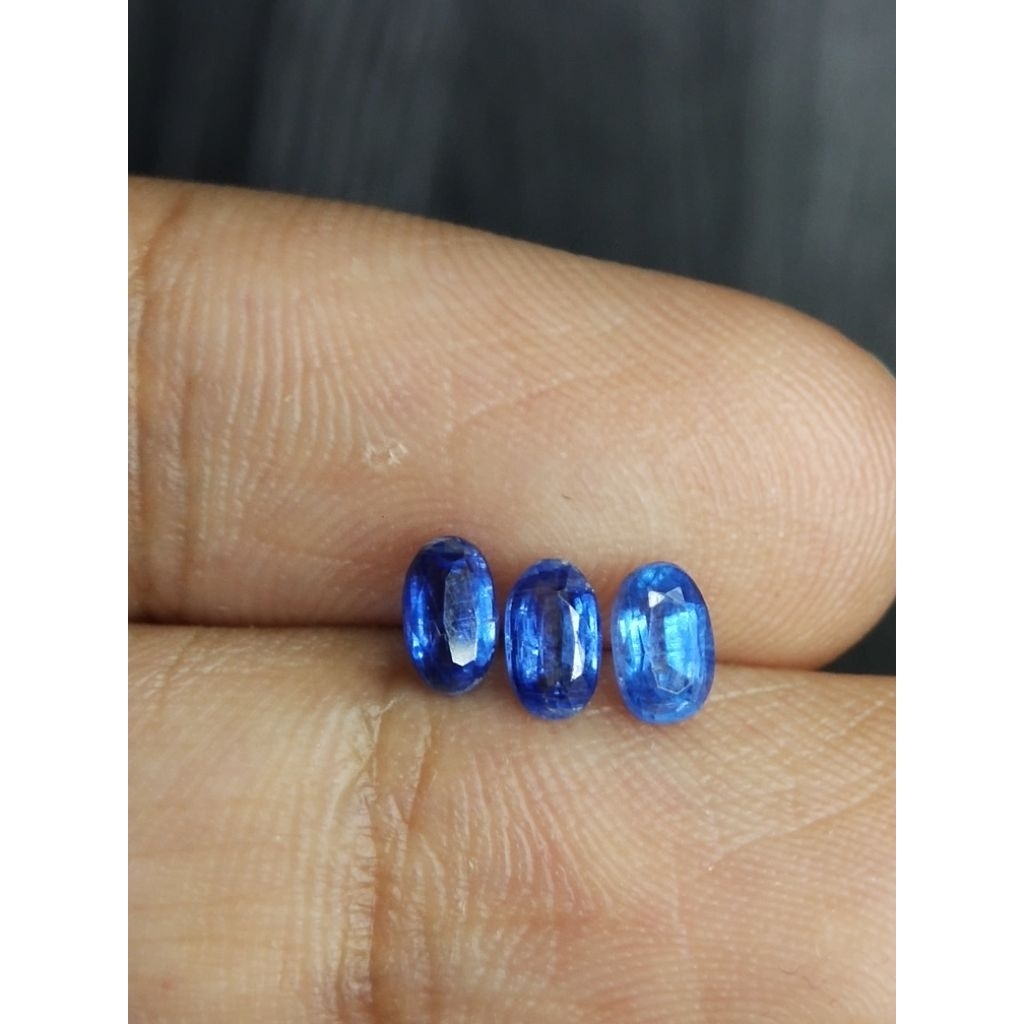 Natural Blue Sapphire Australia / Kyanite 5 x 3 mm Royal Blue Biru Srilanka Super Oval Cutting NTD A
