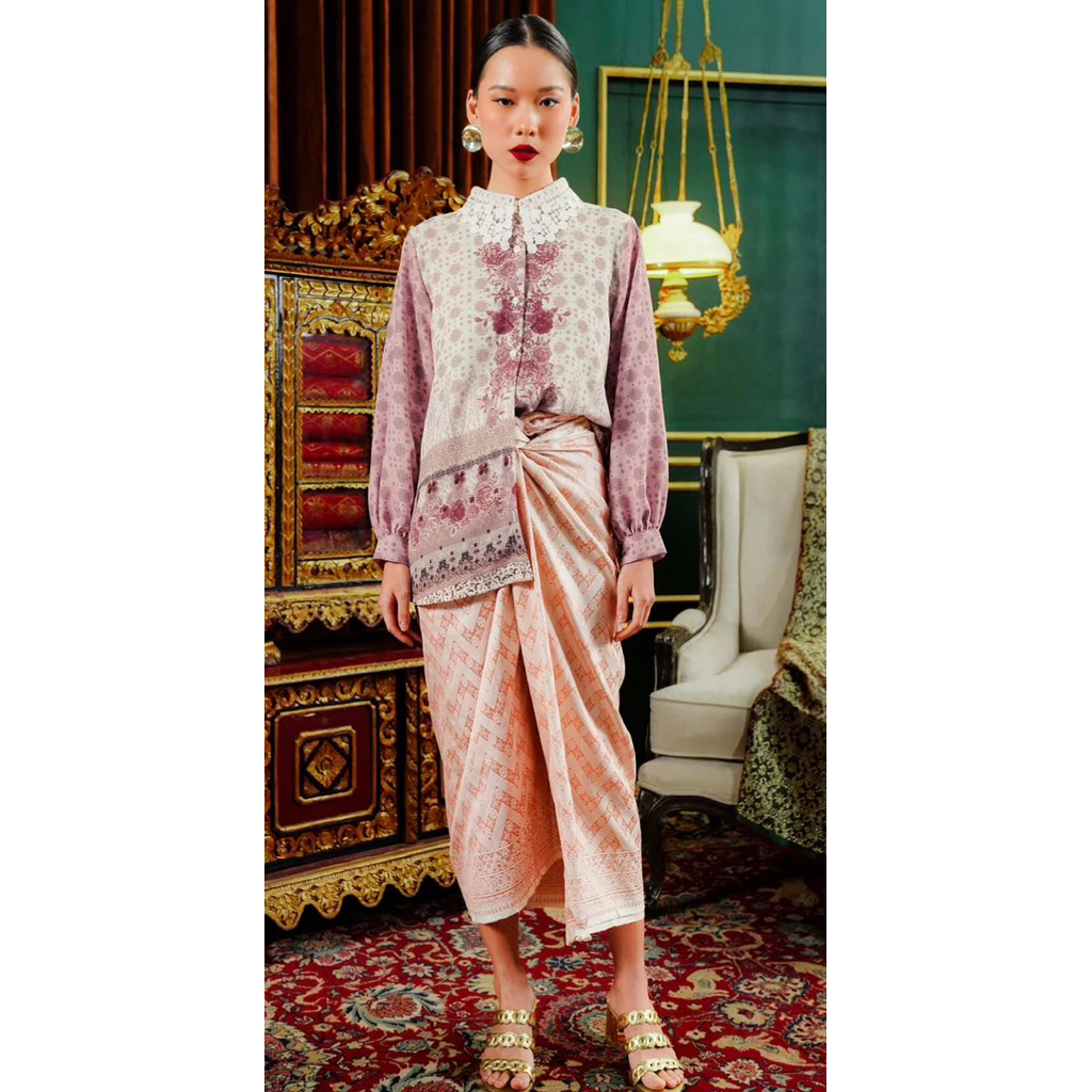 Benang Jarum “Benang Pelangi Raden Ayu Shirt” PL SOLD