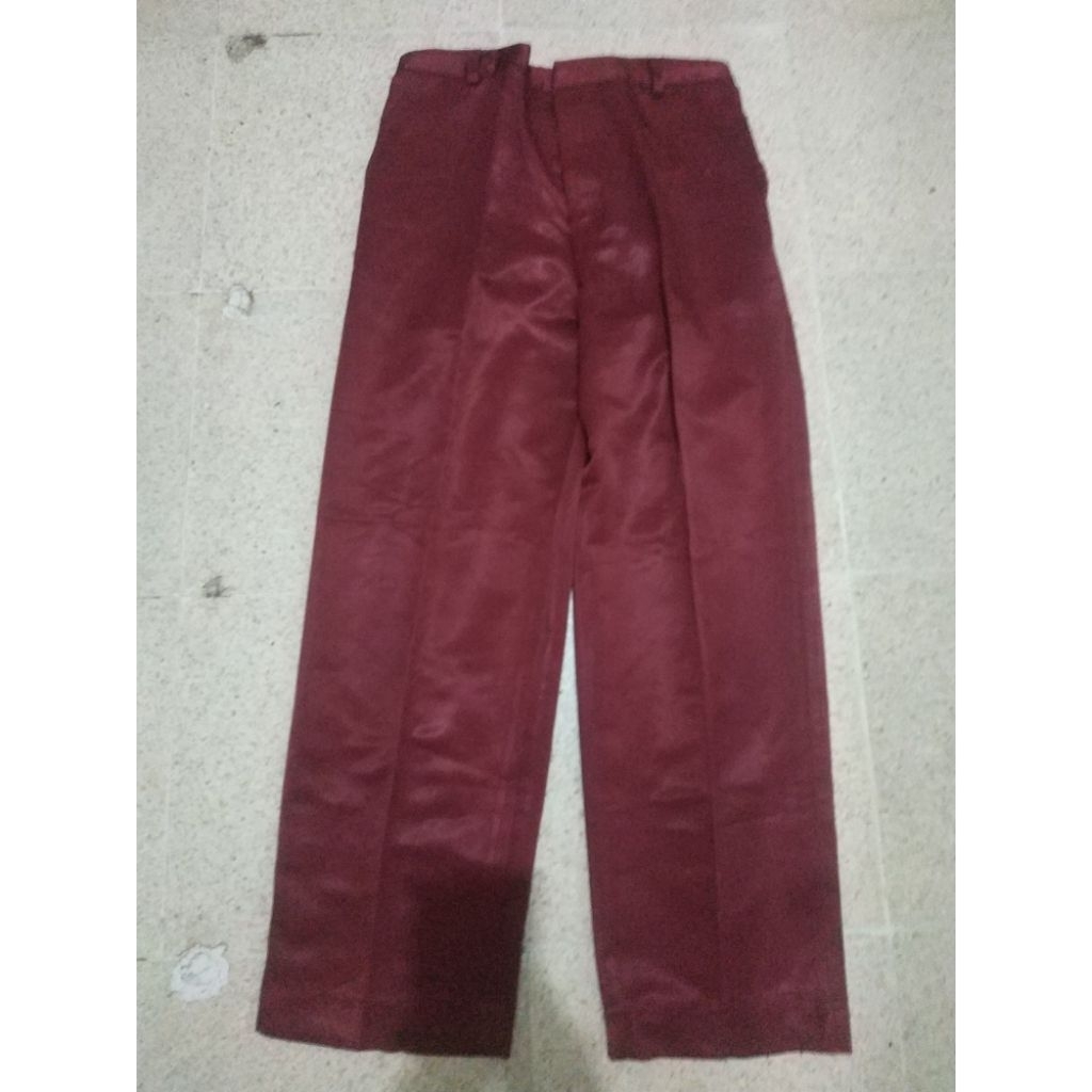 Preloved celana merah sd bahan licin/OL118