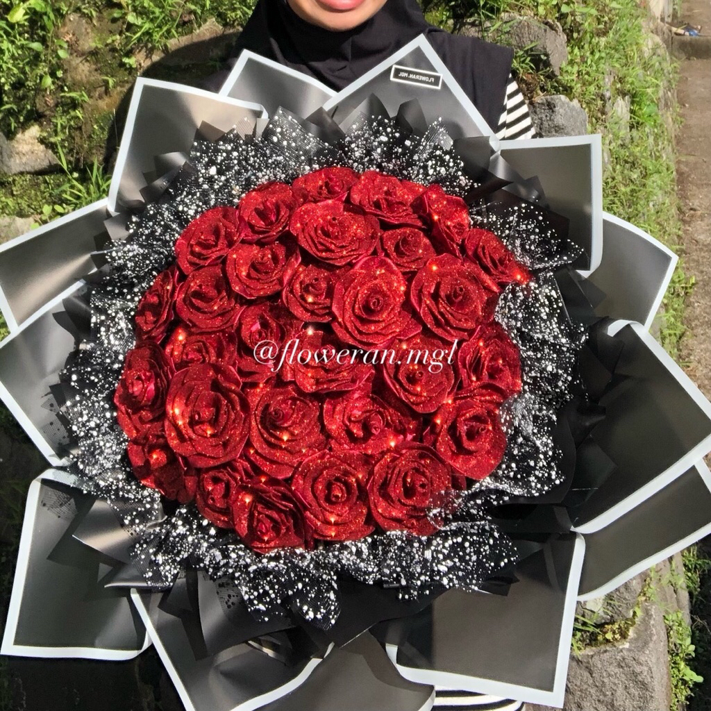 

BUKET PITA SATIN MERAH 30 TANGKAI