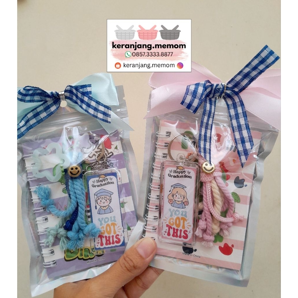 

KM~ Notebook A7 Gantungan Kunci custom gift ultah/graduation 1Set