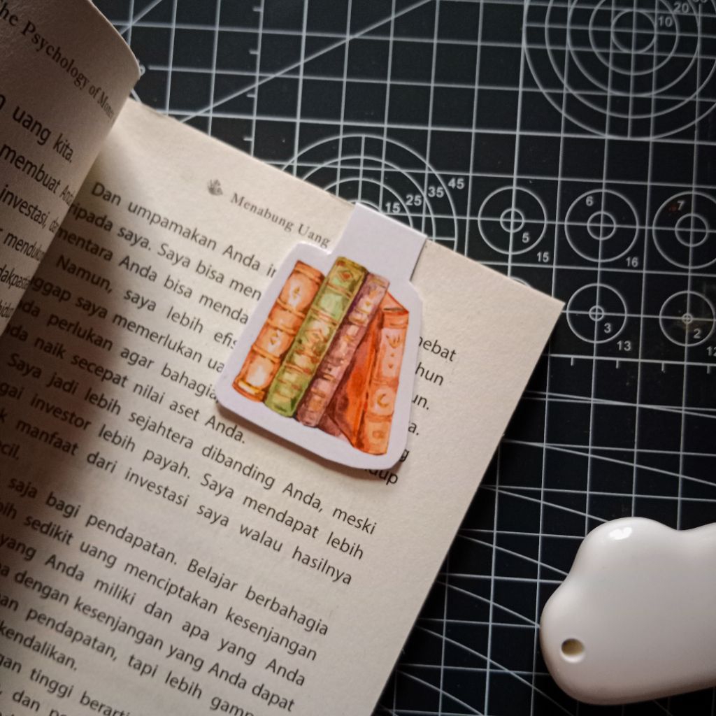 

Magnetic bookmark Vintage Books/Pembatas buku magnet handmade