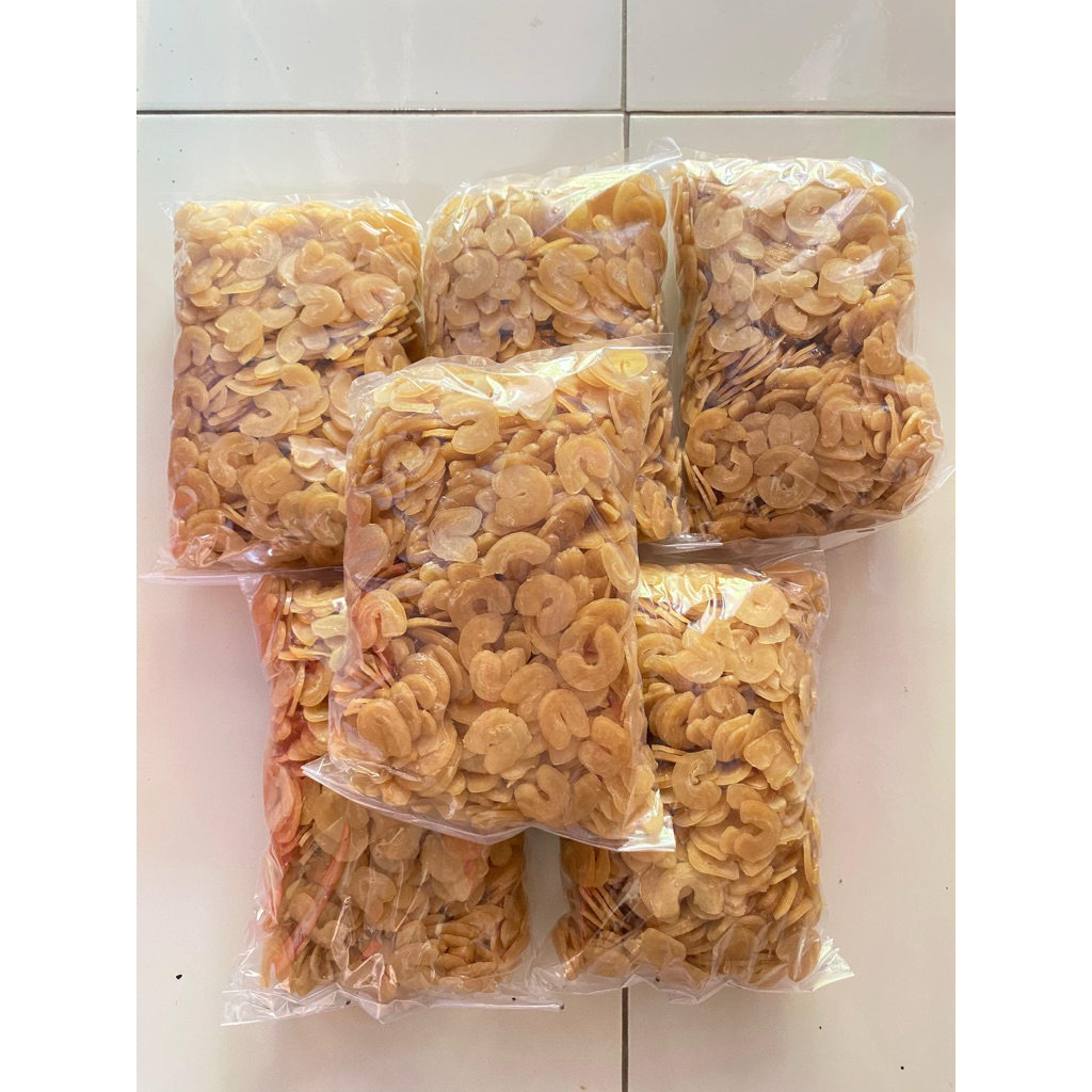 

Krupuk mentah udang mente