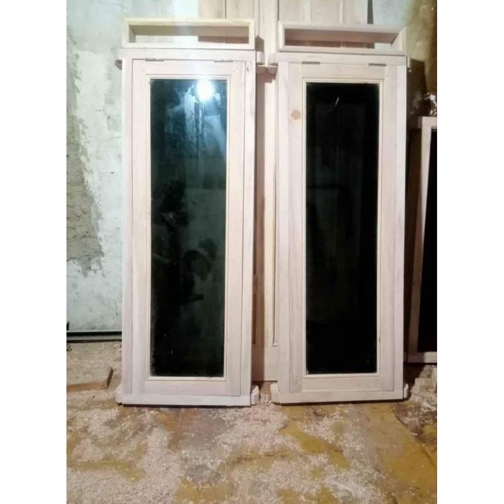 Kusen Dan Jendela Kayu Mahoni