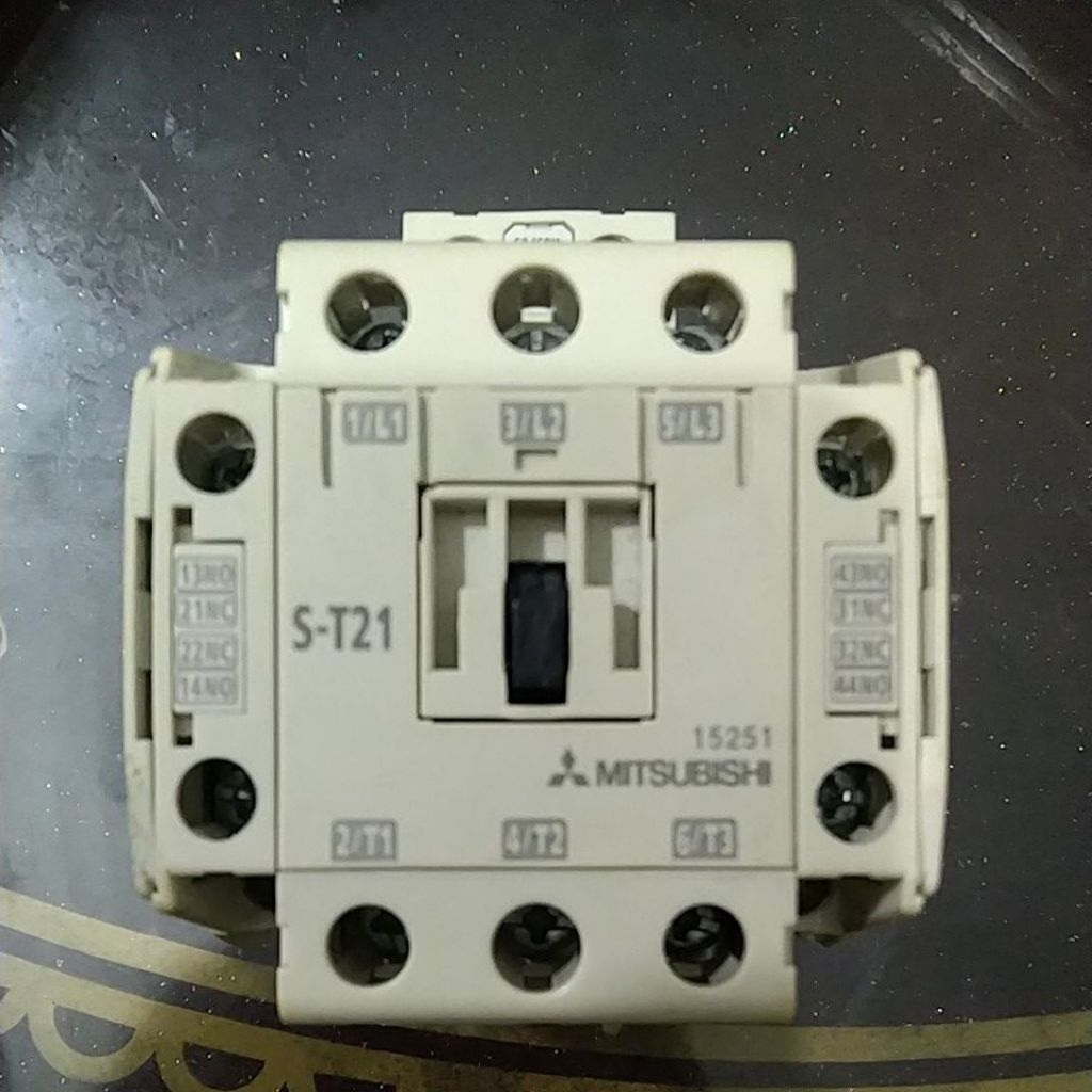 AC Contactor Merk Mitsubishi S-T21