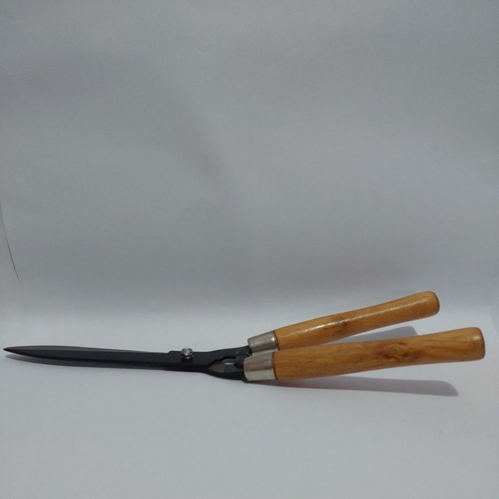 Gunting Taman Gagang Kayu, Gunting rumput Gagang Kayu