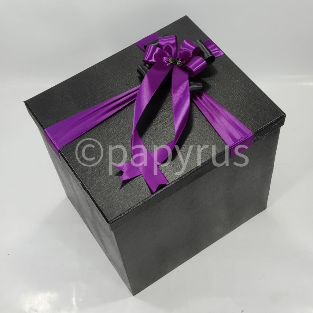 

PAPYRUS 25x30 Tinggi 30cm Kotak Kado Gift Box V2