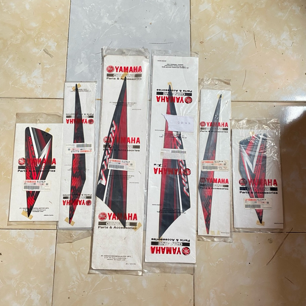 Striping stiker Body belakang Yamaha Vixion 2008 merah original YGP