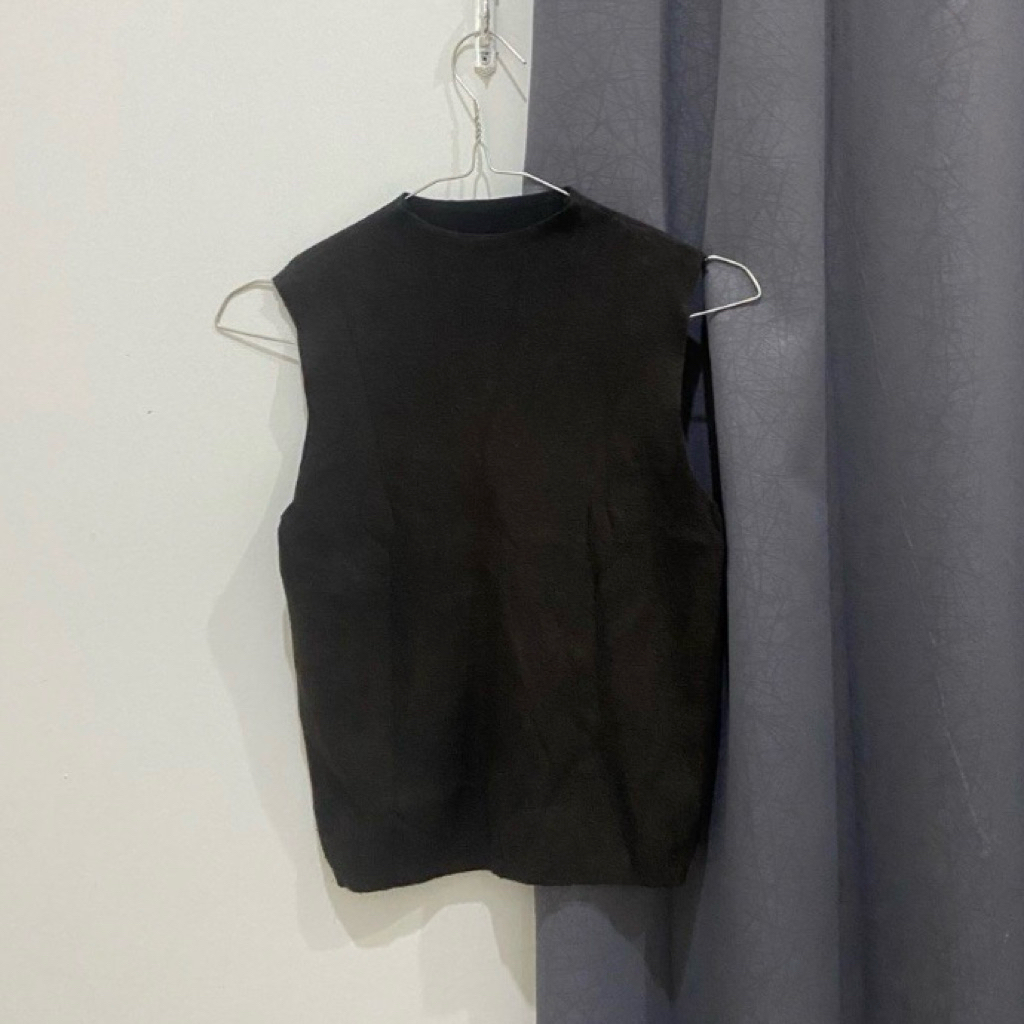 ONE K turtle neck black tanktop atasan kaos knit rajut hitam sleveless zara dupe preloved second
