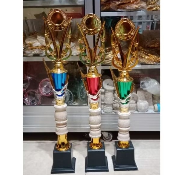 PIALA LOMBA, PIALA KEJUARAAN, PIALA EMAS, PIALA SEKOLAH,KADO WISUDA.
