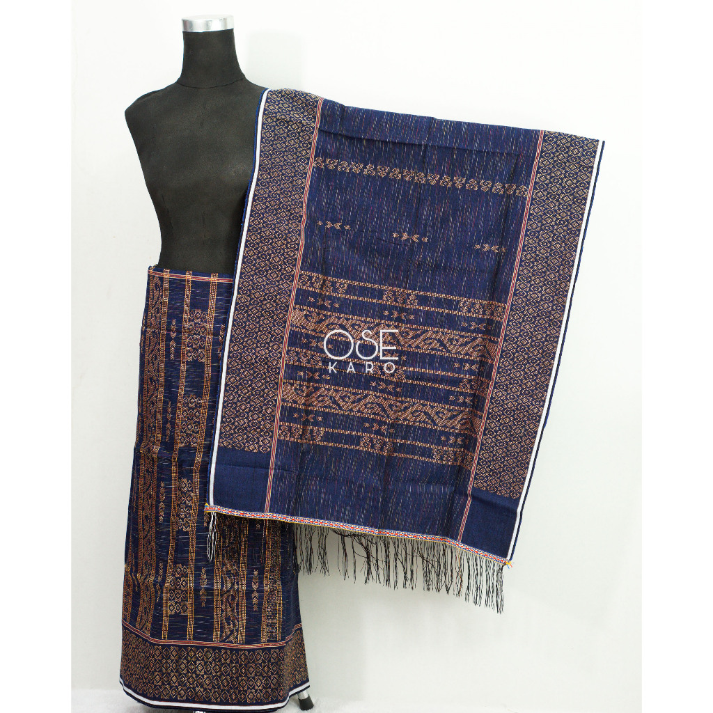 Setelan Sutra Uis Nipes Karo Motif Gundur Sitelenen Raga Dayang