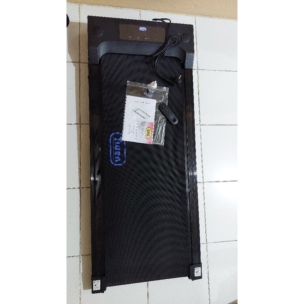 Second PreLoved Twen Treadmill Walking Running Pad Electric Low Watt 95% Mulus