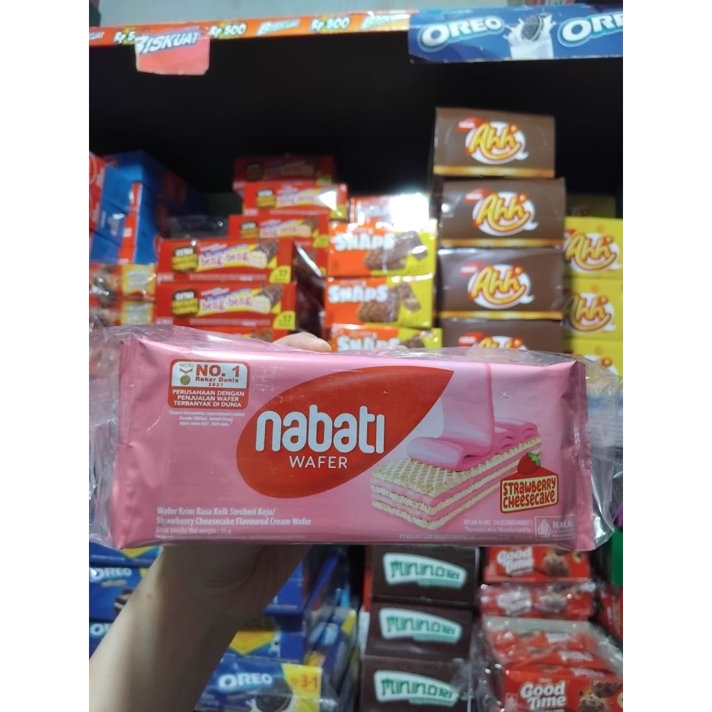 

Nabati Wafer Rasa Coklat / Keju / Strawberry Cheesecake ( 1 Bungkus isi 10 Pcs )