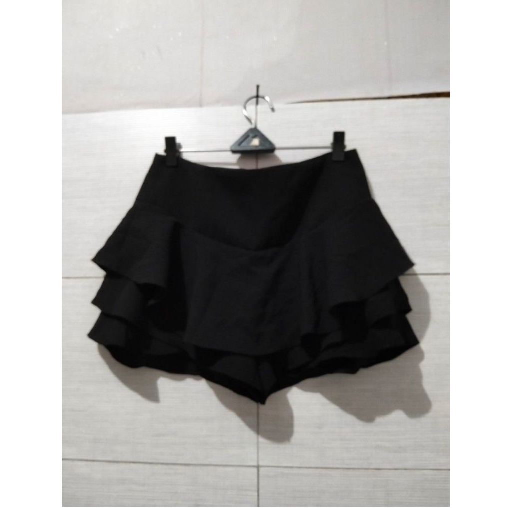 celana pendek zara