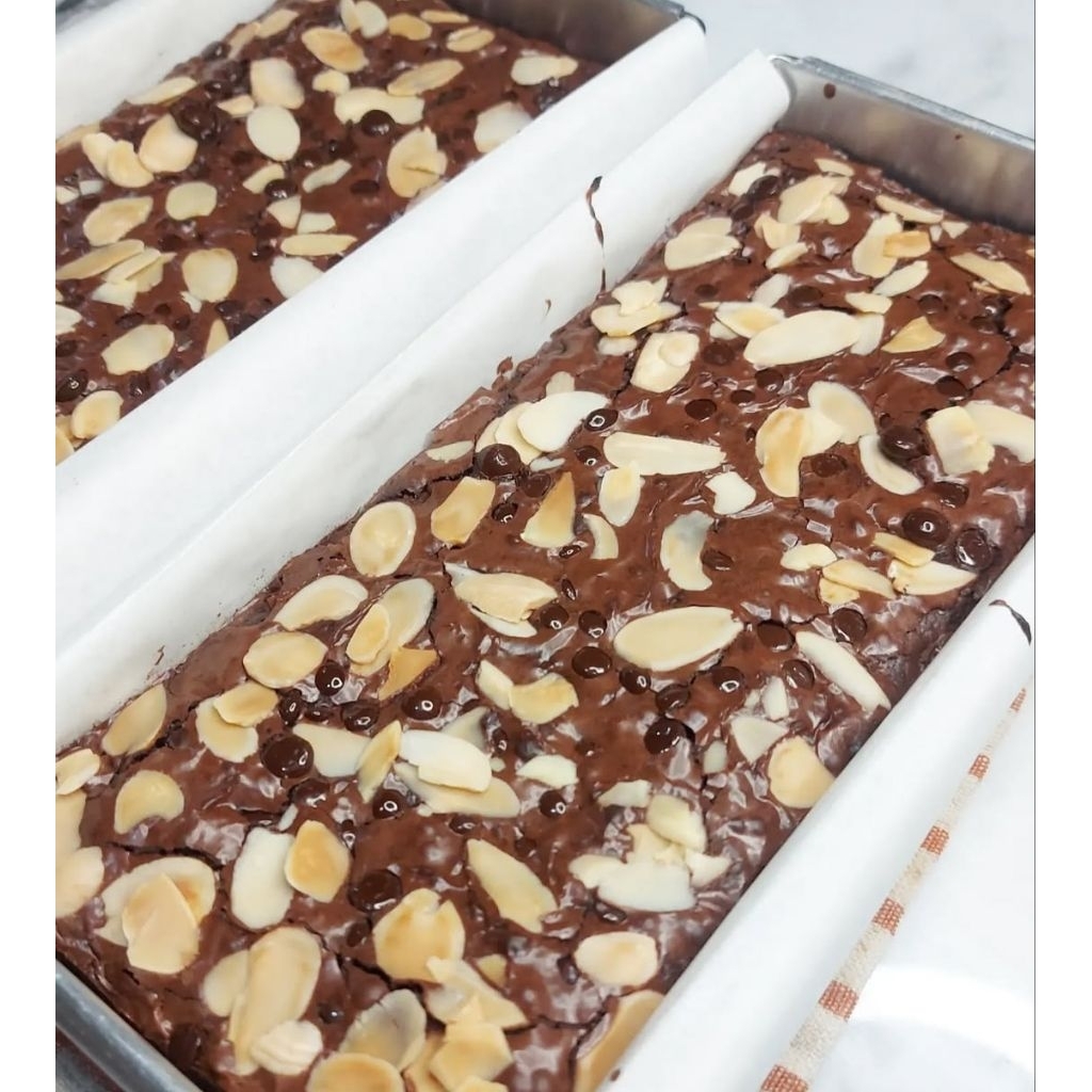 

Fudgy Brownies uk. 20x10 | Brownies Panggang Nyoklat by. Yura Foodies | Wajib Pengiriman Instant