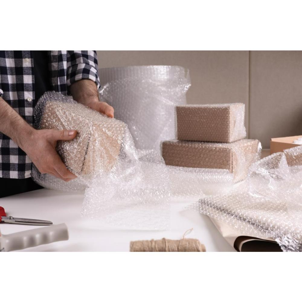 

bubble wrap tambahan pengaman untuk paket pesanan anda