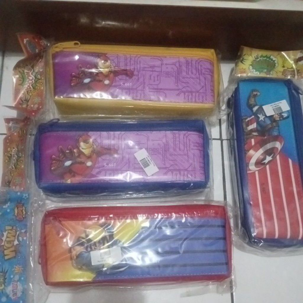 

Tempat pensil 2 resleting kain