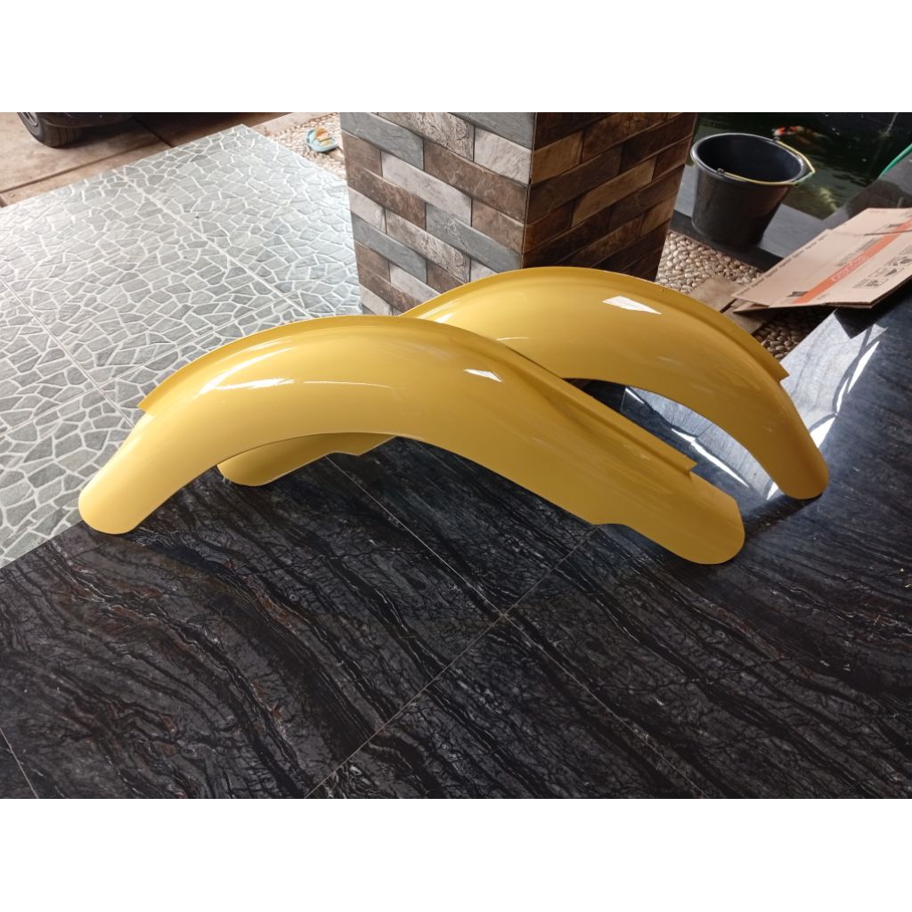 slebor truk Mitsubishi canter sudah cat kuning kabin